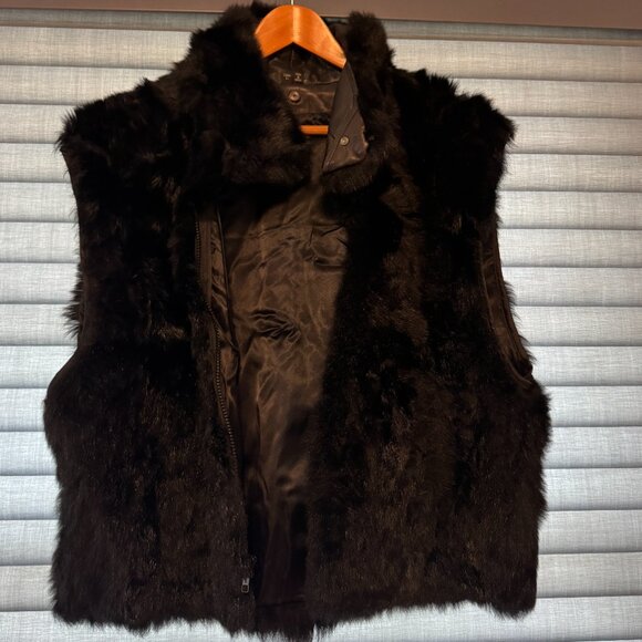 VEST - Picture 3 of 5